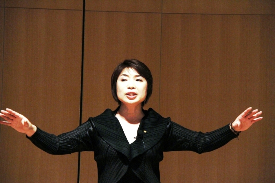 2010年日本語ユーモア優勝者嶋村真由美